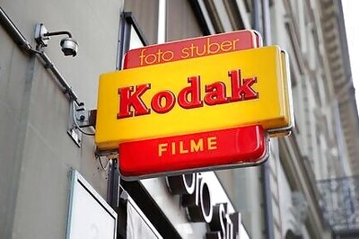 Kodak shares plunge after U.S. blocks $765 million loan deal