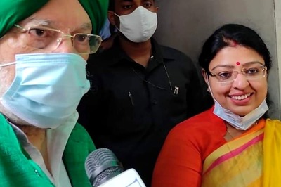 Hardeep Puri Goes on Door-to-Door Campaign for BJP's Priyanka Tibrewal for Bhowanipore Bypoll