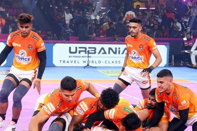PKL 10: Imperious Puneri Paltan Blow Past Gujarat Giants 37-17 in Dominating Win