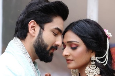 Aishwarya Khare Wore 20 Kg Lehenga For Bhagya Lakshmi's Episode: 'Took Me 1.5 Hours To Get Ready'