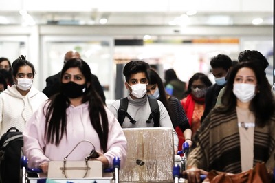 1 in 2 Indians Want Govt to Suspend Int’l Flights from Countries with 20-plus Omicron Cases