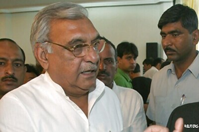 Hooda lashes out at Modi, says Haryana way ahead of Gujarat