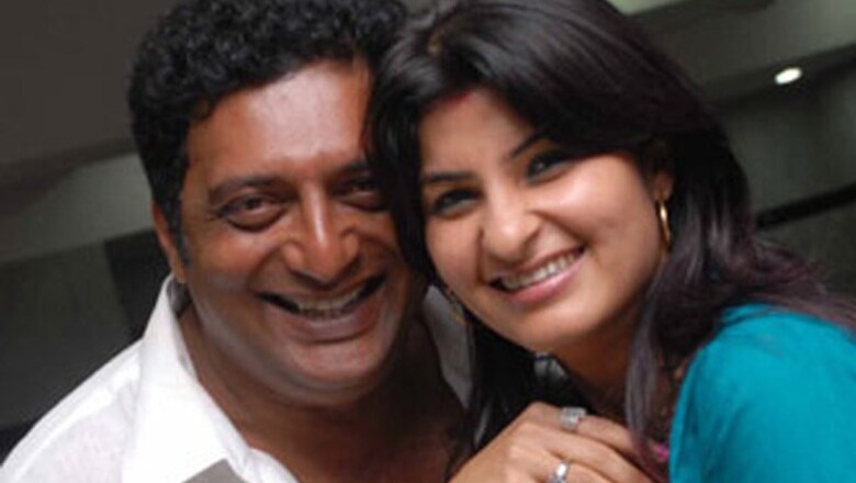 Prakash Raj visits Taj Mahal on his wife's birthday