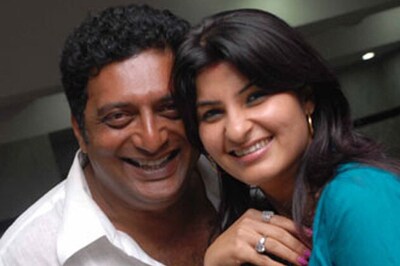 Prakash Raj visits Taj Mahal on his wife's birthday