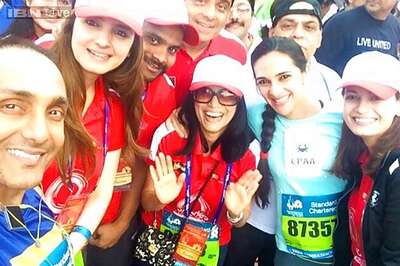 Photo of the day: Dia Mirza, Rahul Bose,Tara Sharma pose at the Mumbai Marathon