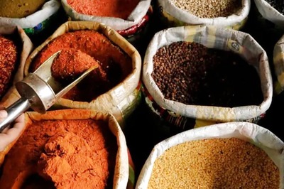 Did You Know This Spice Market is Mumbai's Hidden Gem? A Legendary Singer Shops Here