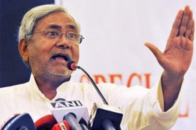 Nitish to meet PM, press for special status to Bihar