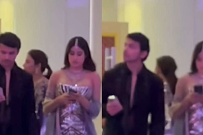 Janhvi Kapoor And Rumoured Bf Shikhar Pahariya Captured Together Busy On Their Phones, Fans Say, 'They Are Texting Each Other'