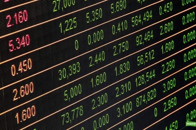 Sensex Ends 157 pts Higher, Nifty Above 17,300; Metals Shine, FMGCs Dip