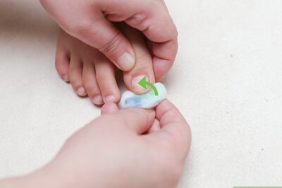 How to Paint Your Toe Nails