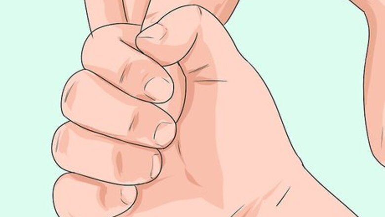 How to Encourage Your Baby to Build Finger Muscles