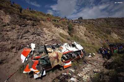 42 killed in Ecuador bus accident