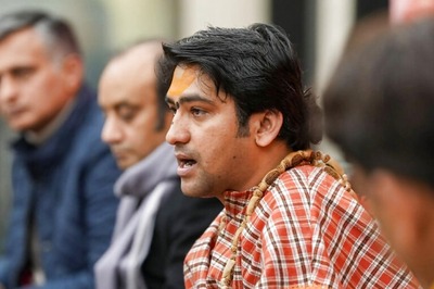 This Doctor Issues Prescription to Dhirendra Shastri after Baba's Video Goes Viral, Makes Shocking Revelations