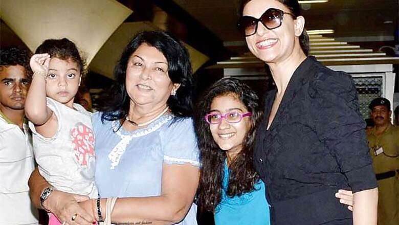 Snapshot: Look how grown-up Sushmita Sen's daughters have become!