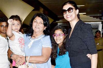 Snapshot: Look how grown-up Sushmita Sen's daughters have become!