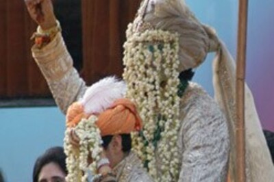 In Pics: The Ash-Abhi Bandwagon