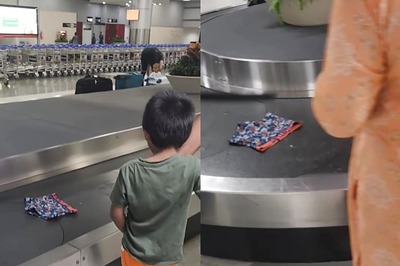 ‘Travelling Light?’ Hilarious Video Shows Boxers On Delhi Airport's Conveyor Belt