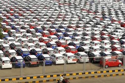 Festive Celebrations Elude Auto Industry in October as High Fuel Prices, Interest Rates Play Spoilsport