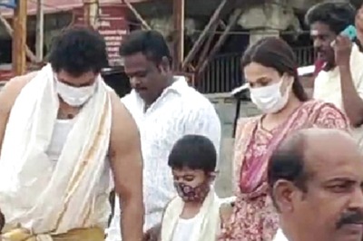 Soundarya Rajinikanth Visits Thiruchendur Murugan Temple With Family