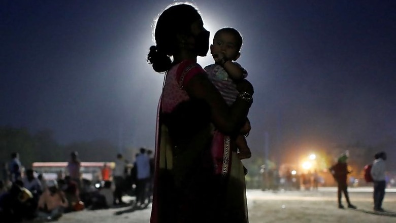 NHRC Notices to Union Home Secy, Railways, Gujarat & Bihar Govts Over Migrants' Hardships in Trains