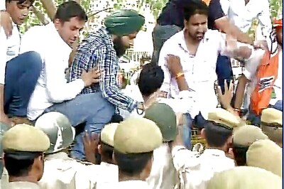 Clashes Erupt Between BJP, CPM Workers in Delhi; 600 Detained