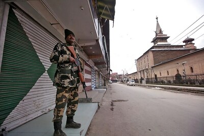 Kashmir Police Seeks Details of Mosques in Srinagar, Triggers Rumours of Plans to Revoke Article 35A
