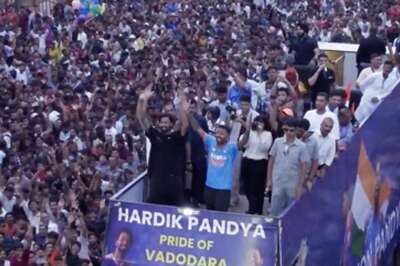 Hardik Pandya Receives Hero's Welcome on Return to Hometown in Vadodara - WATCH