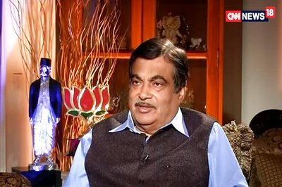 Gadkari Asks Delhi Jal Board to Speed up Projects to Reduce Yamuna Pollution