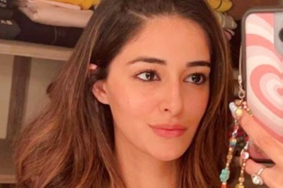 Ananya Panday Flaunts Evil Eye Pendant in These Stunning Mirror Selfies, Take a Look