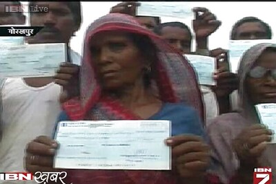 Cheques issued under welfare schemes by UP government bouncing