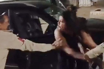 Drunk Woman in Vadodara Abuses, Attacks Cops, Aggressive Video is Now Viral