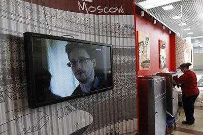 US Air Force sees no wrongdoing by defense contractor that employed Snowden