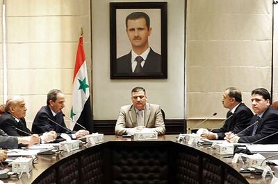 Syria: Assad appoints health minister al-Halqi as PM
