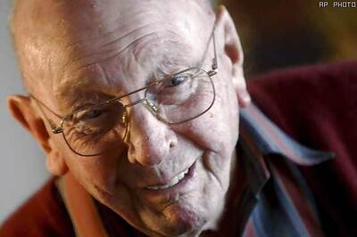 Man foils 160 suicides with tea and sympathy