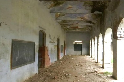 This UP School Has One Room, One Teacher, With No Water, Fan And Toilet