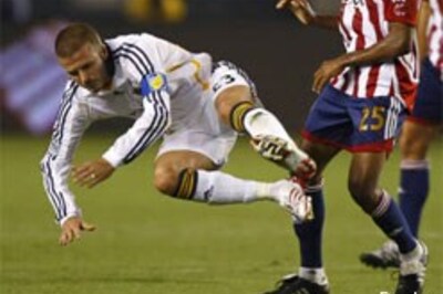 Beckham fails to inspire Galaxy against Chivas