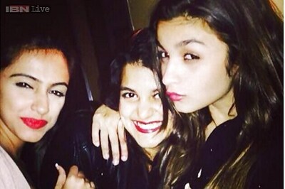 Snapshot: Alia Bhatt pouts and poses for a selfie with Shahid Kapoor's sister Sanah