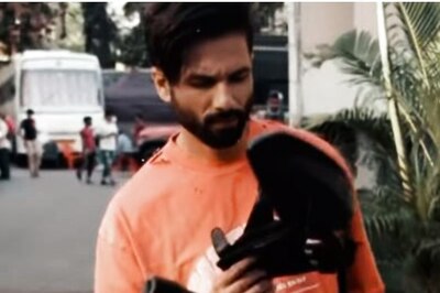 Shahid Kapoor Flaunts His New Ride to Work, Tells Fans 'See If You Can Spot Me Around The City'