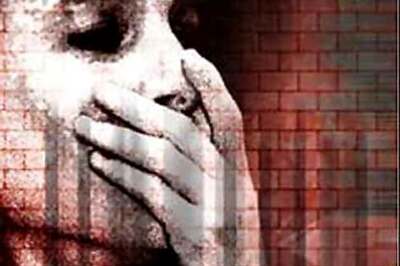 School teacher arrested for molesting minor girls