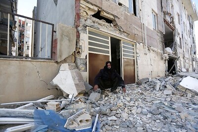 Strong Earthquake Hits Iraq and Iran, Killing More Than 400