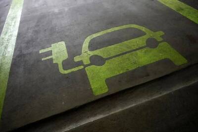 China to Impose Tough New Sales Target For Electric Vehicles by 2019