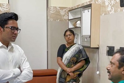 TMC Leader Abhishek Banerjee Meets ACP Injured in BJP’s Nabanna Cholo Abhijan