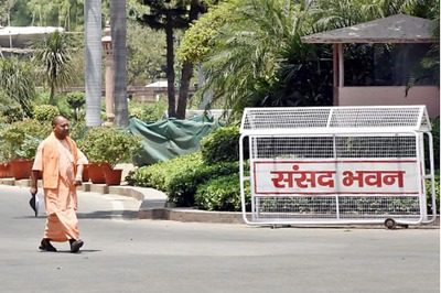 Yogi Adityanath Bans Plastic, Pan Masala, Gutka in Govt Offices