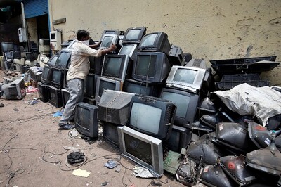 ‘Unsustainable’: UN Report Says 53.6 Million Tonnes of E-waste Dumped Last Year, Cites China, India & US