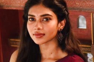 Dushara Vijayan’s love for Saree will leave you impressed