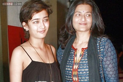 My daughter Akshara must find her own way: Sarika