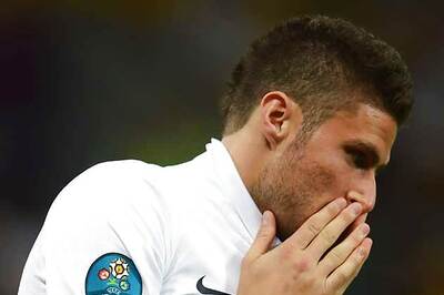 French striker Giroud joins Arsenal