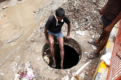 Three Sanitation Workers Suffocate to Death While Cleaning Sewer in Delhi ​