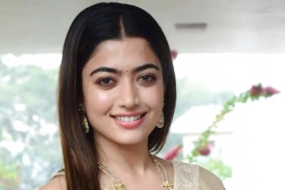 Goodbye Star Rashmika Mandanna Seeks Blessings At Gurudwara Bangla Sahib In Delhi; Watch