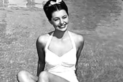 Hollywood's dancing seductress Cyd Charisse dies at 86